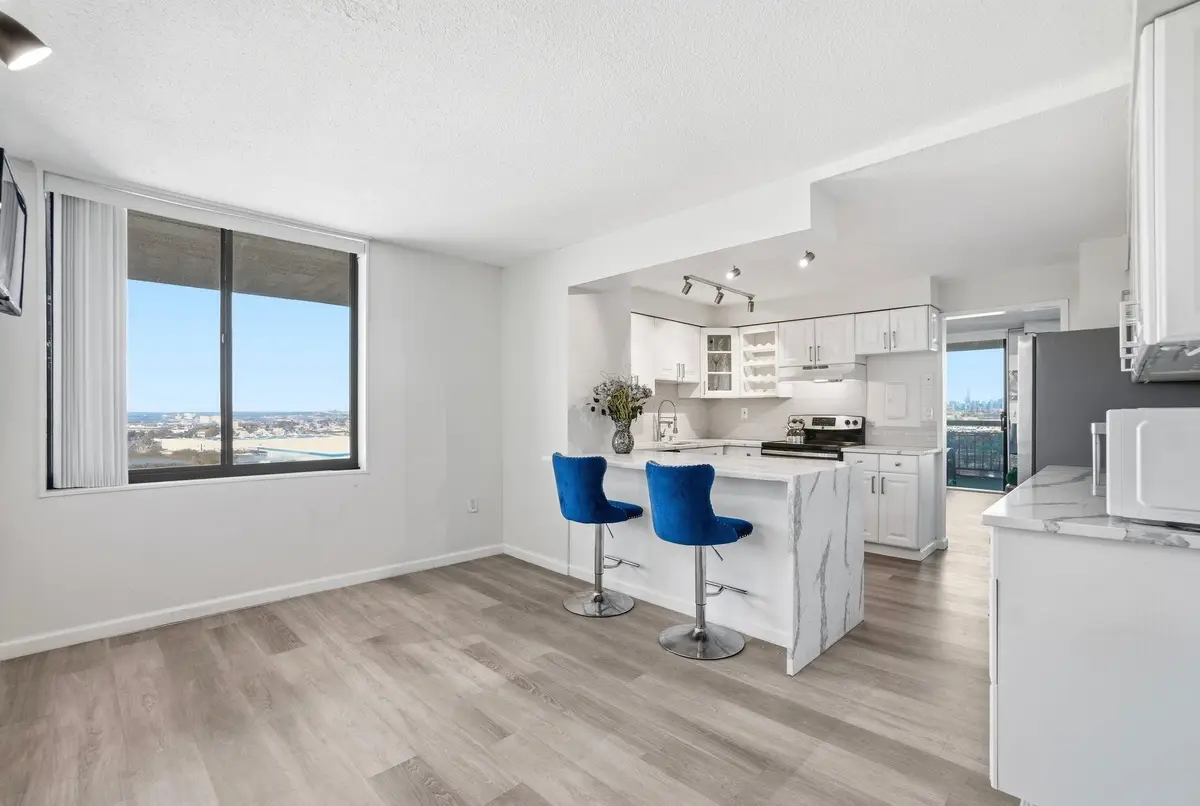 1633 HARMON COVE TOWER #1633, Secaucus, NJ 07094 - #1