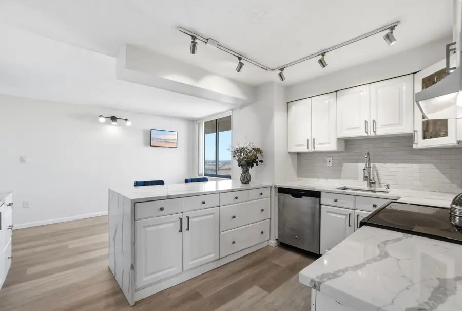 1633 HARMON COVE TOWER #1633, Secaucus, NJ 07094 - #3