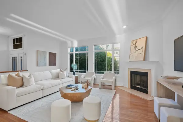 105 HUDSON COVE, Edgewater, NJ 07020