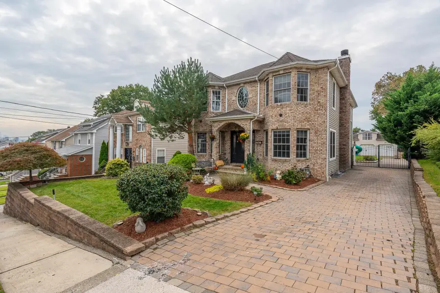 664 TEN EYCK AVE, Lyndhurst, NJ 07071 - #2