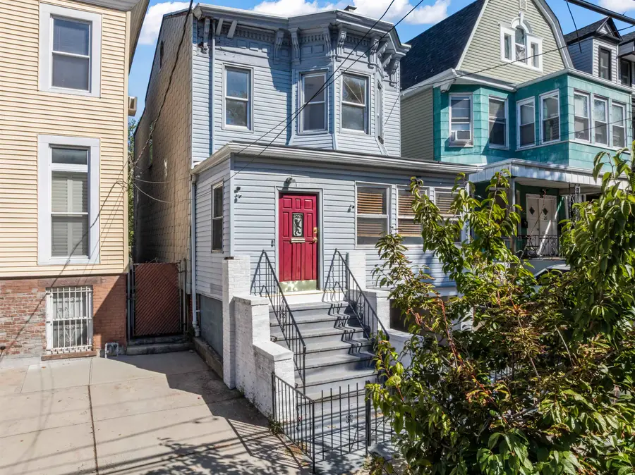 28 BELMONT AVE, Jersey City, NJ 07304 - #3