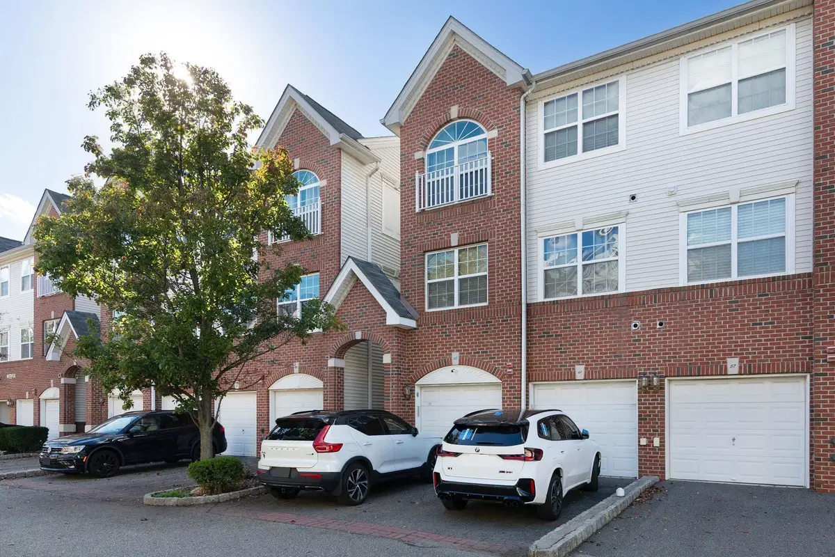 61 LEE CT, Jersey City, NJ 07305 - #1