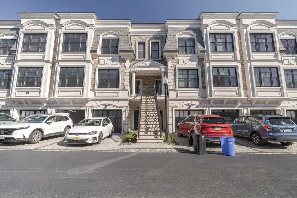 19 MARQUIS COURT, Edgewater, NJ 07020 - #1