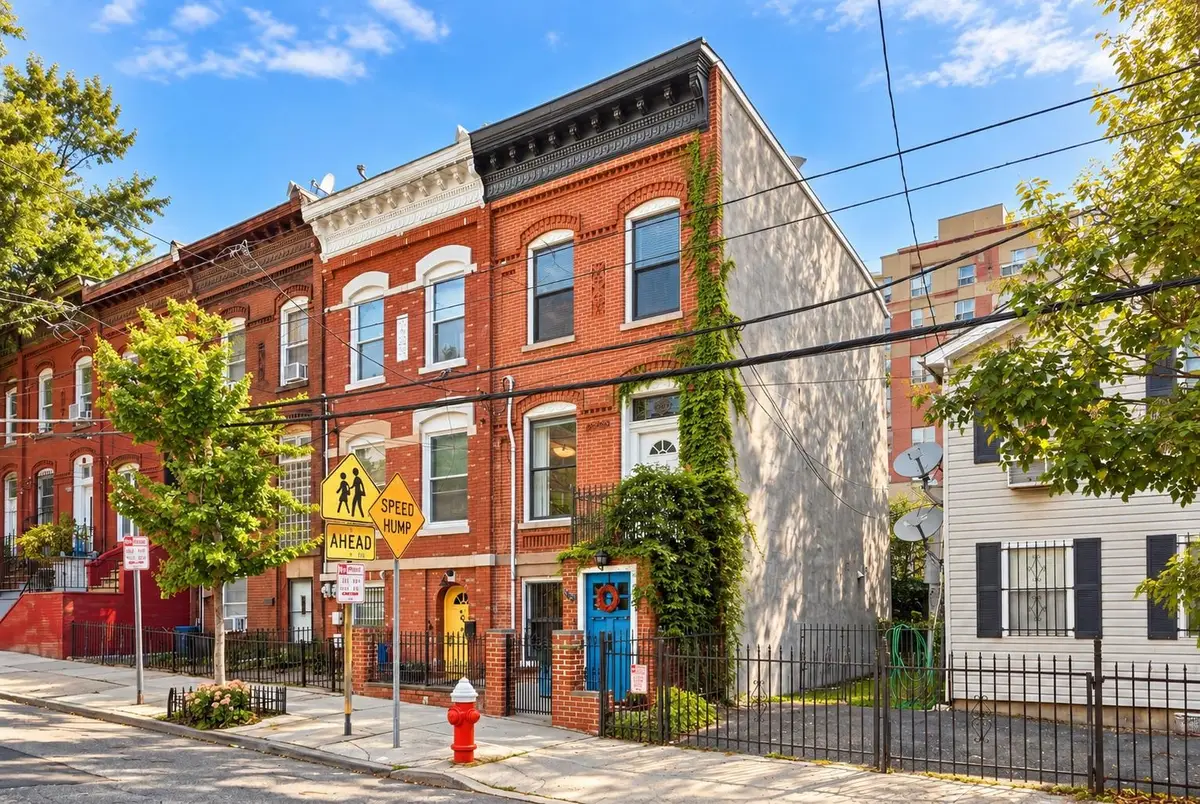 88 JEWETT AVE, Jersey City, NJ 07304 - #1