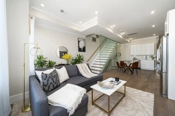 196 DELAWARE AVE #2, JC, Journal Square, NJ 07306