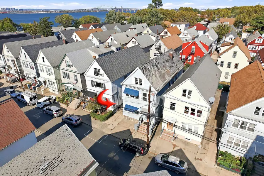 15 NEWARK BAY CT, Bayonne, NJ 07002 - #2