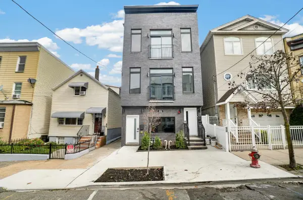 34 THORNE ST #1, JC, Heights, NJ 07307