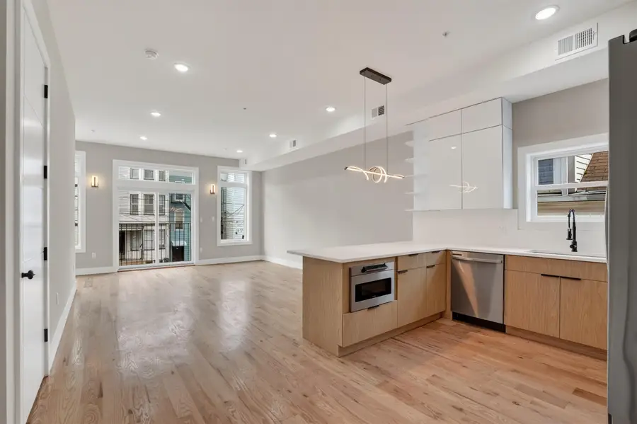 34 THORNE ST #2, Jersey City, NJ 07307 - #2