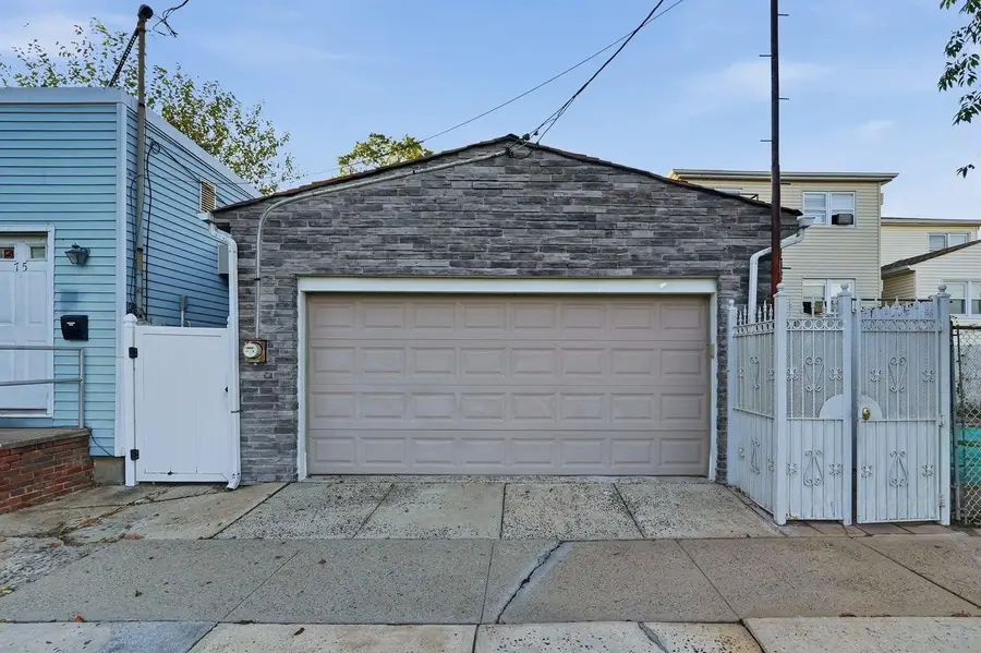 14 MEADOW ST, Bayonne, NJ 07002 - #2