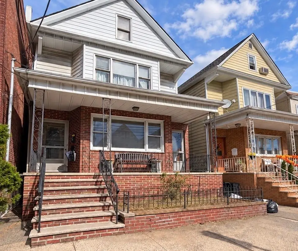 33 WEST 29TH ST, Bayonne, NJ 07002 - #1