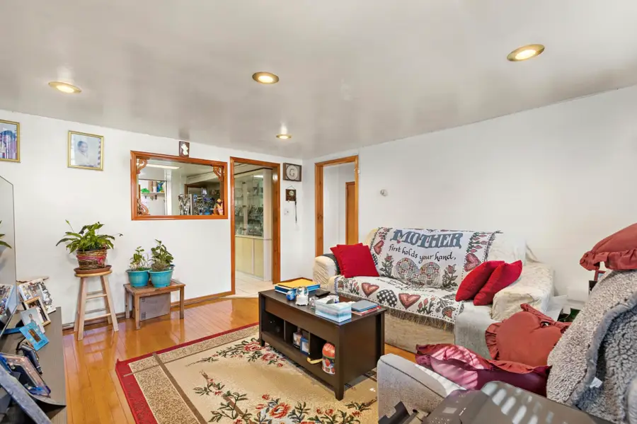 79 CHESTNUT AVE, Jersey City, NJ 07302 - #3