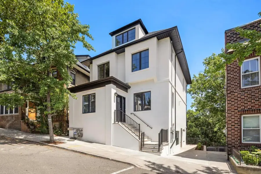 52 STERLING AVE, Weehawken, NJ 07086 - #2