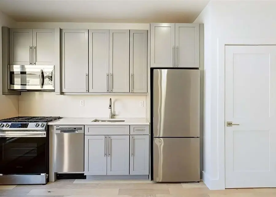 66 CHARLES ST, Jersey City, NJ 07307 - #2