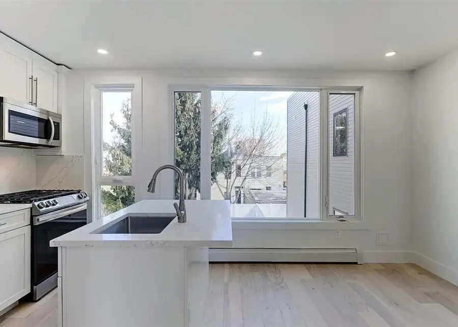 66 CHARLES ST, Jersey City, NJ 07307 - #3