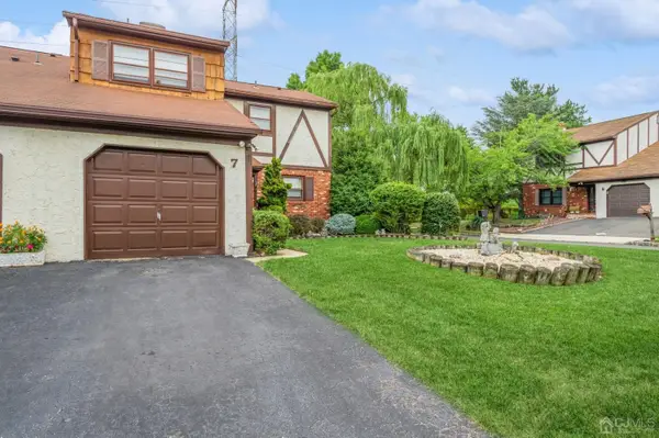 -7 Sherbone Place, Sayreville, NJ 08872