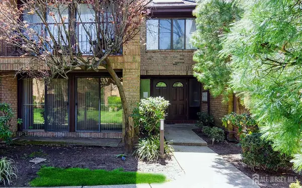 -320 Willowbrook Drive, North Brunswick, NJ 08902