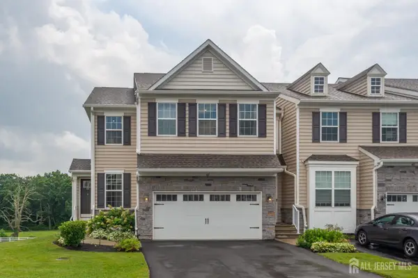 -601 Charleston Drive, Monroe, NJ 08831