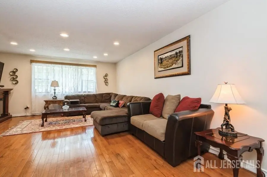 -56 Dortmunder Drive, Manalapan Township, NJ 07726 - Image #2