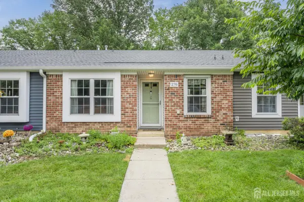 -276 Constitution Circle, New Brunswick, NJ 08902