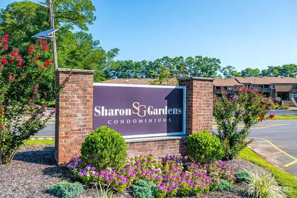 -702 Sharon Garden Court, Woodbridge Proper, NJ 07095