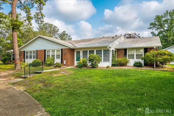 -1052 Shetland Drive #B, Lakewood, NJ 08701