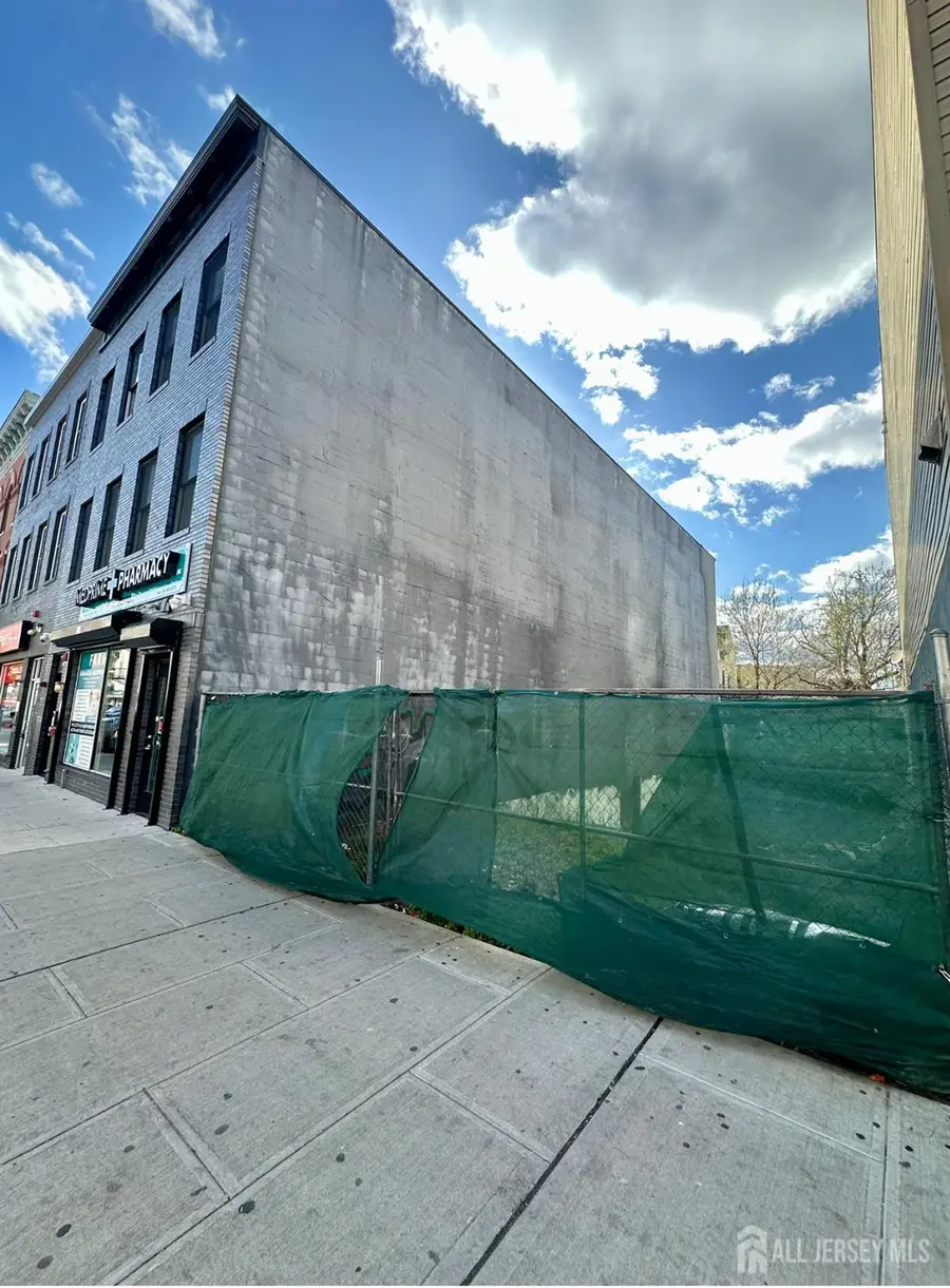 -2107 Bergenline Avenue, Union City, NJ 07087 - Image #2