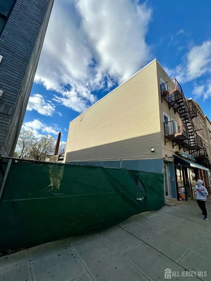 -2107 Bergenline Avenue, Union City, NJ 07087 - Image #3