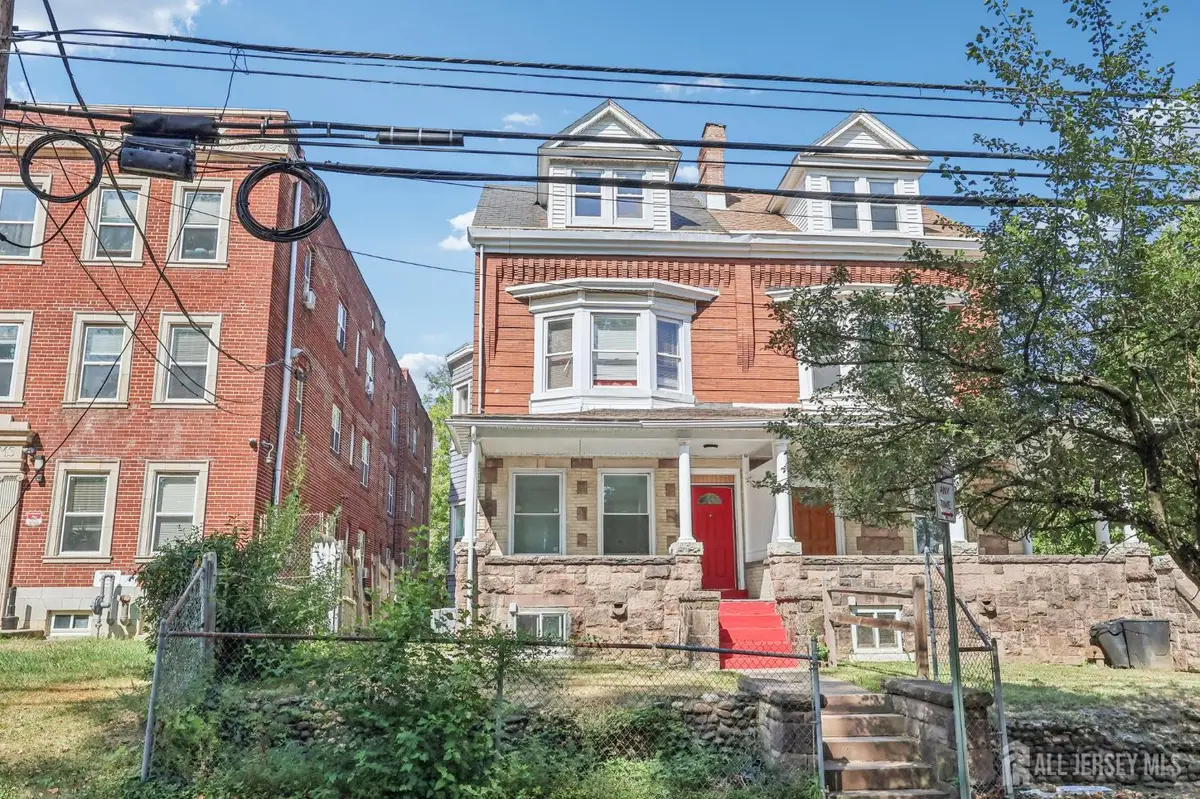 -1054 Stuyvesant Avenue, Trenton, NJ 08618 - #1