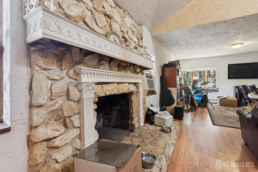 -13 Mclellan Court, East Brunswick, NJ 08816 - Image #2