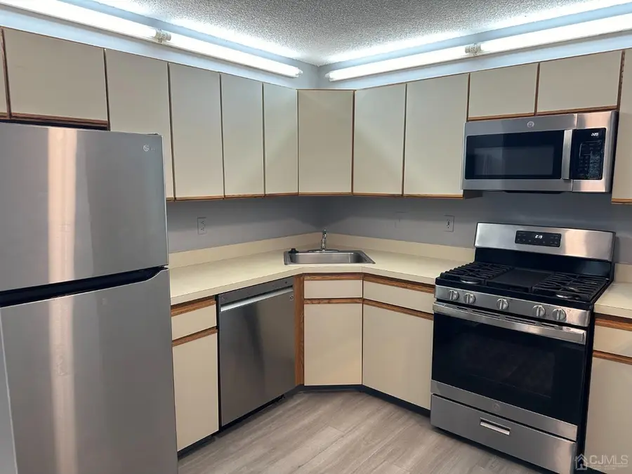 -464 Northam Drive, North Brunswick, NJ 08902 - Image #2