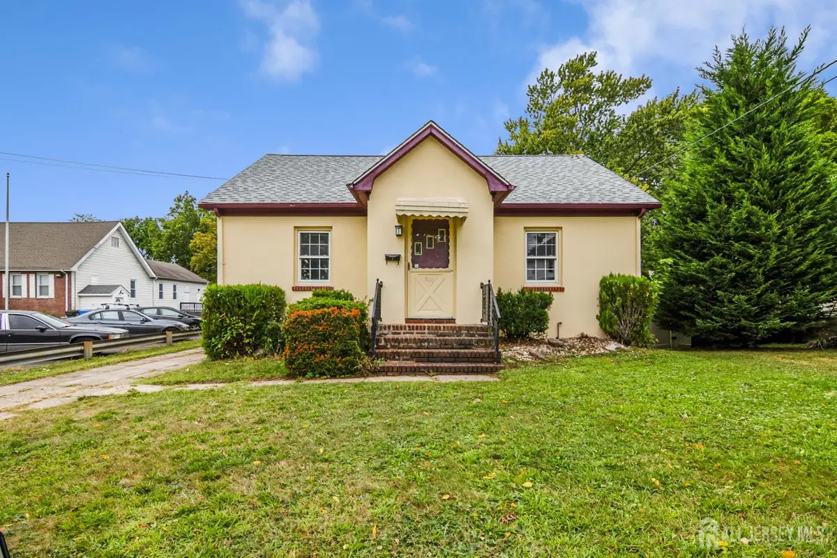 -805 King George Road, Fords, NJ 08863 - Image #1