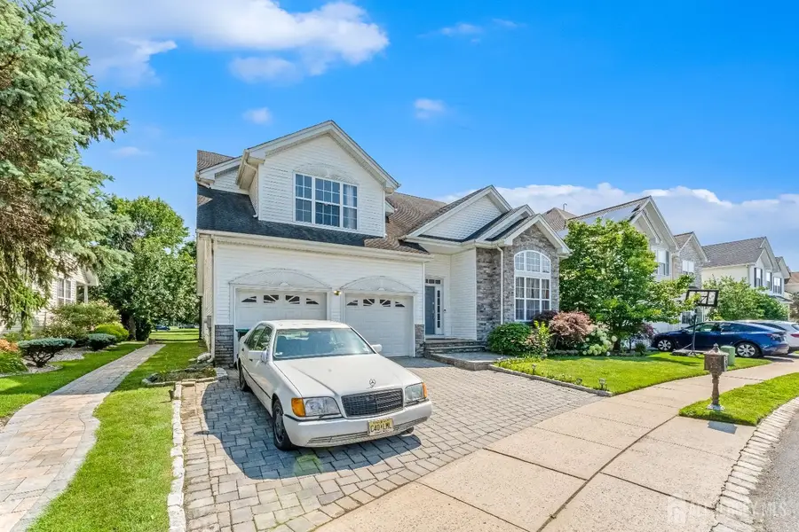-16 Bermuda Dunes Drive, Forsgate, NJ 08831 - Image #2