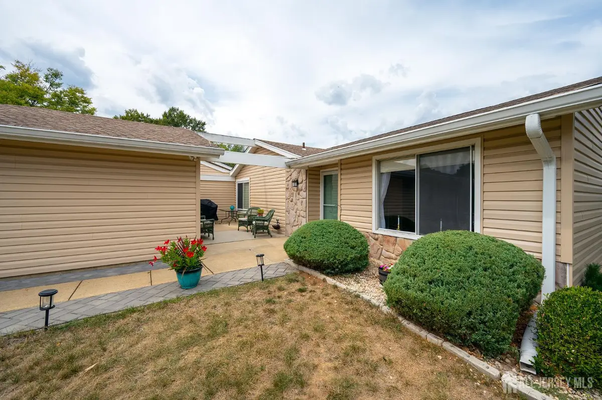 -169 Laurel Plaza #C, Clearbrook, NJ 08831 - Image #1