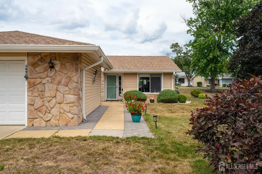 -169 Laurel Plaza #C, Clearbrook, NJ 08831 - Image #2