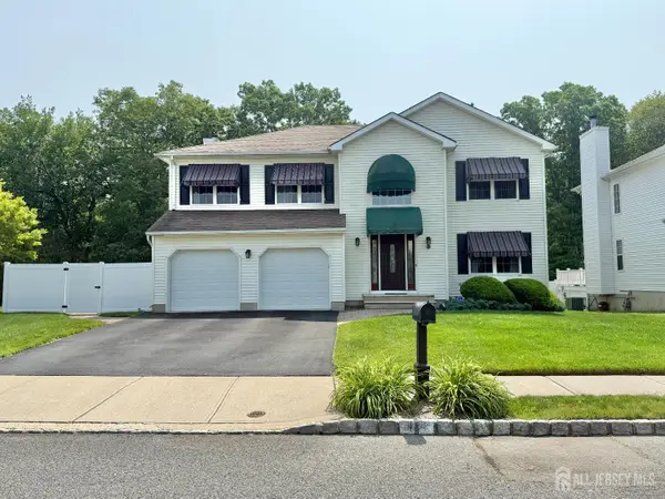 -44 Diamond Lane, Howell, NJ 07731