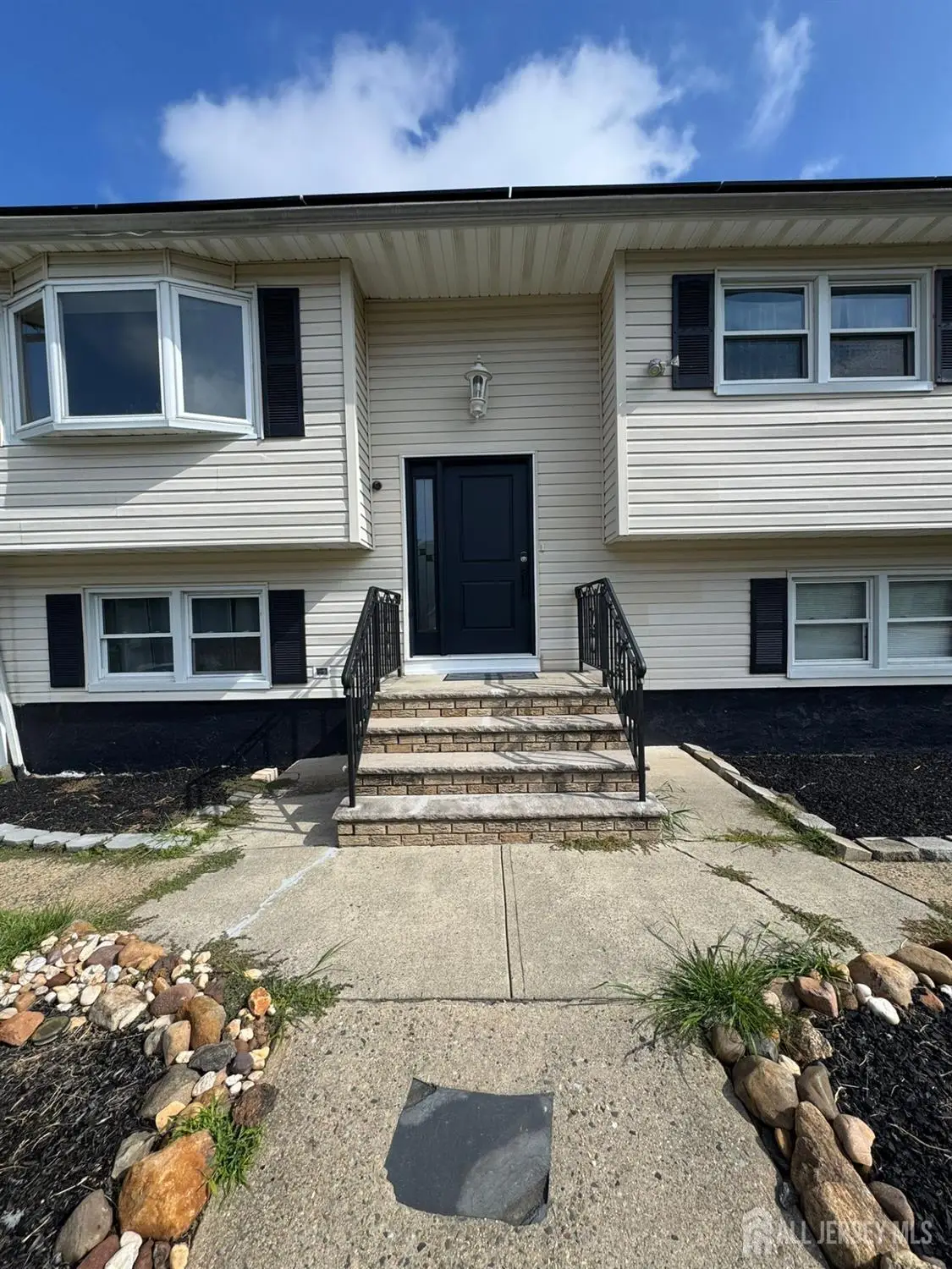 -670 Franklin Drive, Perth Amboy, NJ 08861 - Image #1