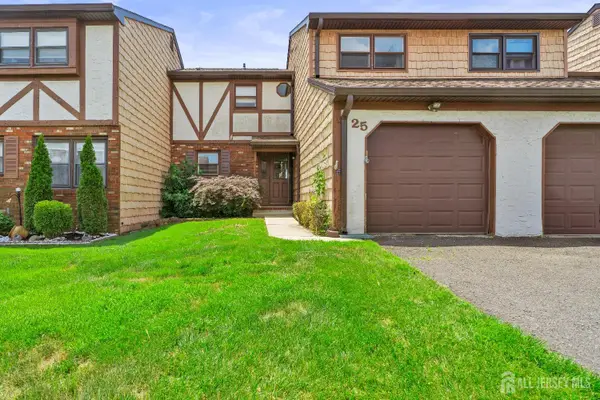 -25 Chesterfield Way, Sayreville, NJ 08872