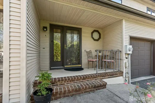 -6 Elm Terrace, Flemington, NJ 08822