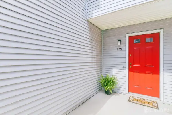 -226 Bexley Lane, Piscataway, NJ 08854