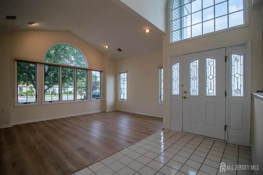 -42 Brighton Court, Whittingham, NJ 08831 - Image #2