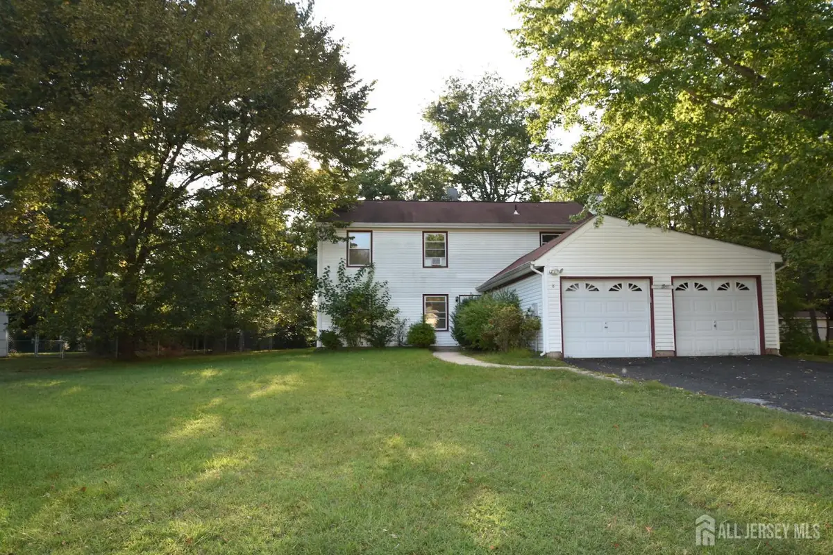 -8 Wethersfield Drive, Plainsboro, NJ 08536 - Image #1