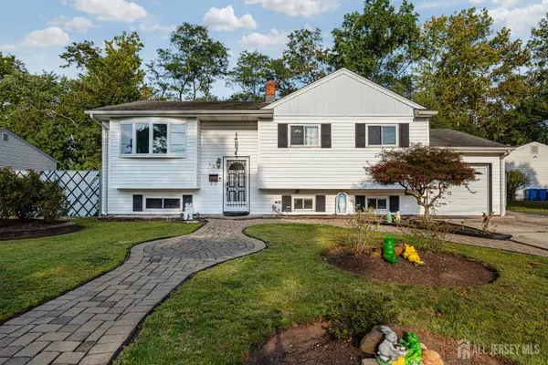 -124 Cindy Court, Middlesex, NJ 08846