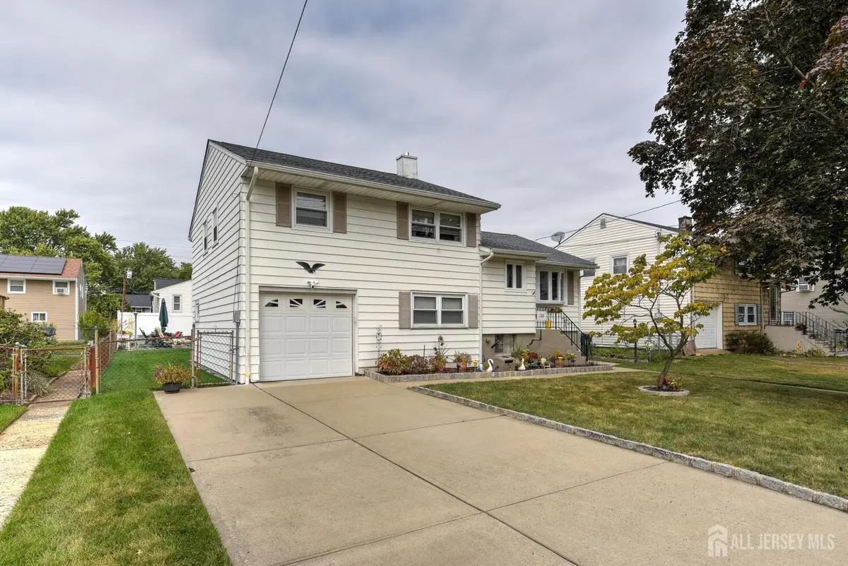 -128 Burnham Drive, Fords, NJ 08863 - #1