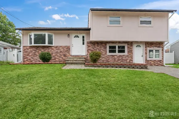 -106 Boulevard W, Old Bridge, NJ 07735