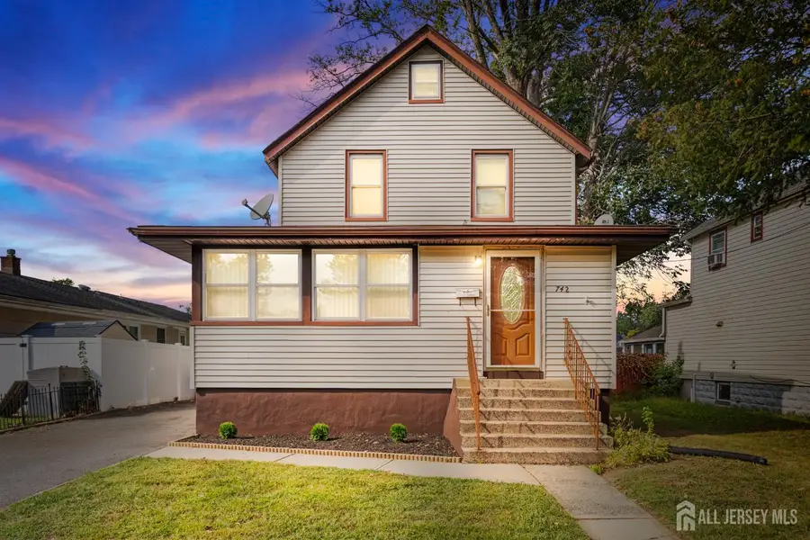 -742 Dunellen Avenue, Dunellen, NJ 08812 - Image #2