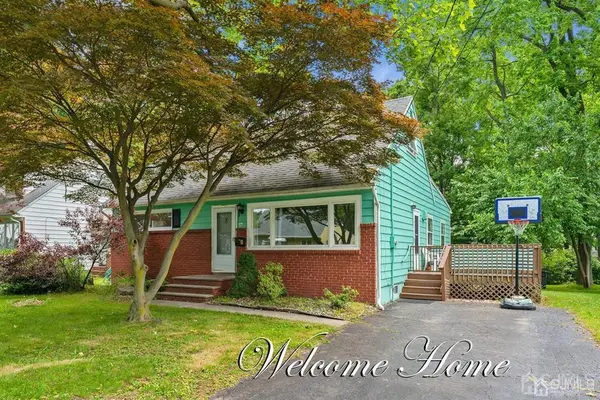 -8 Kelly Street, Metuchen, NJ 08840