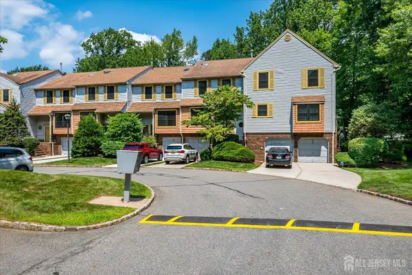 -4807 Stonehedge Road, Edison, NJ 08820