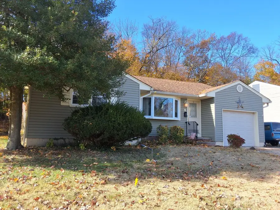 -6 Nicholas Court, Milltown, NJ 08850 - Image #2