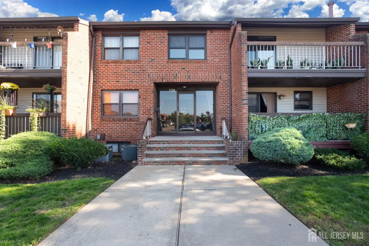 -135 Beverly Hill Terr #B, Woodbridge, NJ 07095 - Image #1
