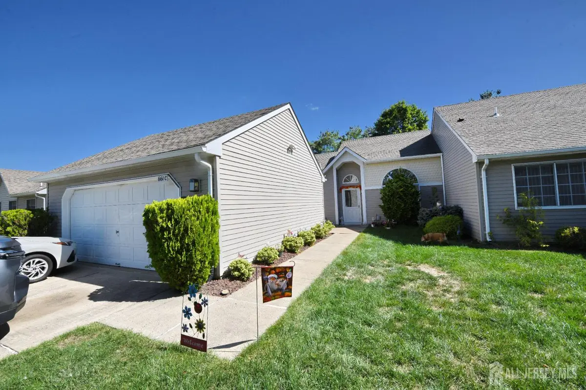 -661 Azalea Plaza #C, Clearbrook, NJ 08831 - Image #1
